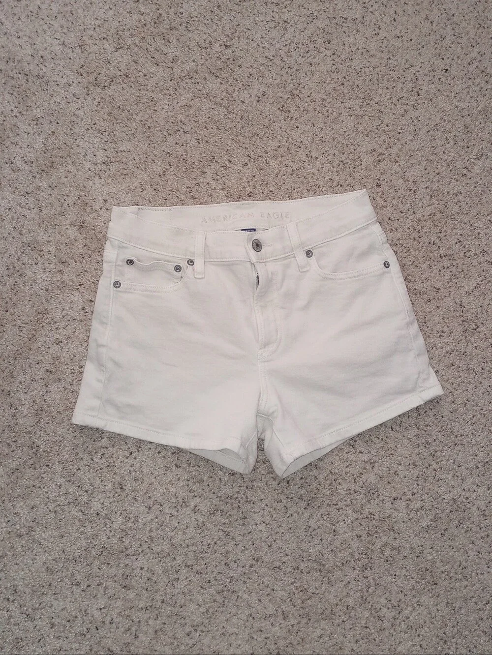American Eagle White Cream Jean Shorts Super High Rise Relaxed Short Size 00